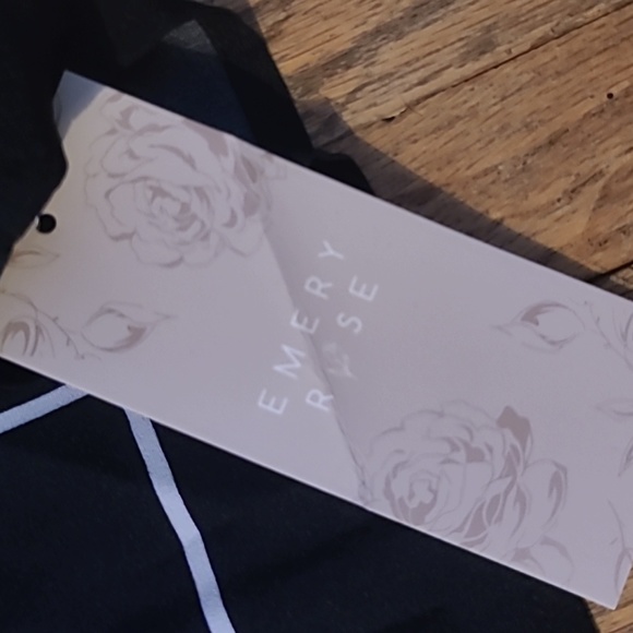 Blouse - Picture 2 of 4